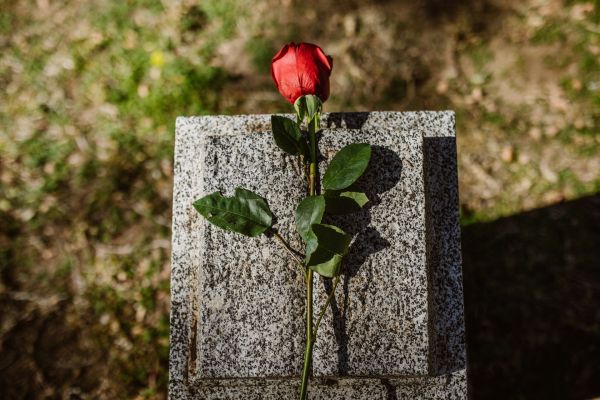 Découvrez comment obtenir un devis rapide pour un monument funéraire